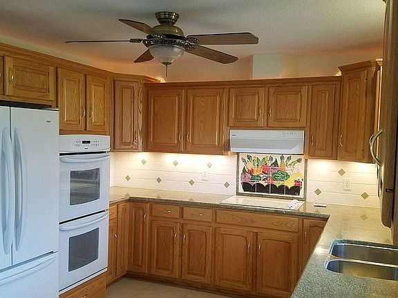 Updated w/ counter seating