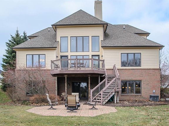 4th image of 895 Eagle Ave