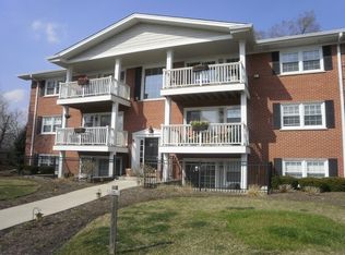 0S600 Old York Rd APT 201, Elmhurst, IL 60126