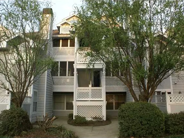 4907 Hollenden Dr #207 — Photo 3
