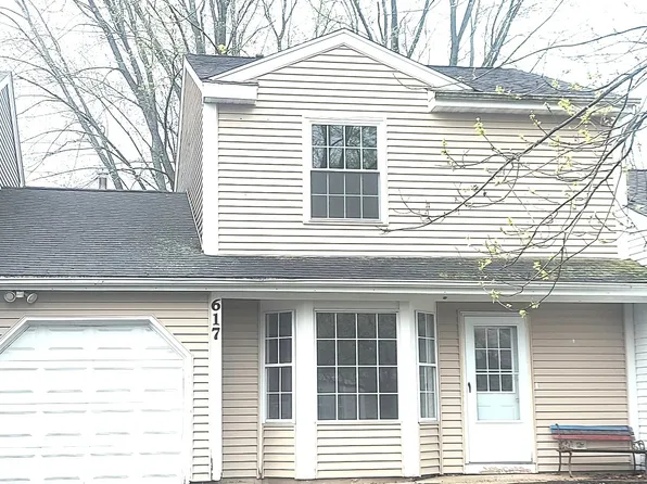 617 Yale Ln #617, Island Lake, IL 60042