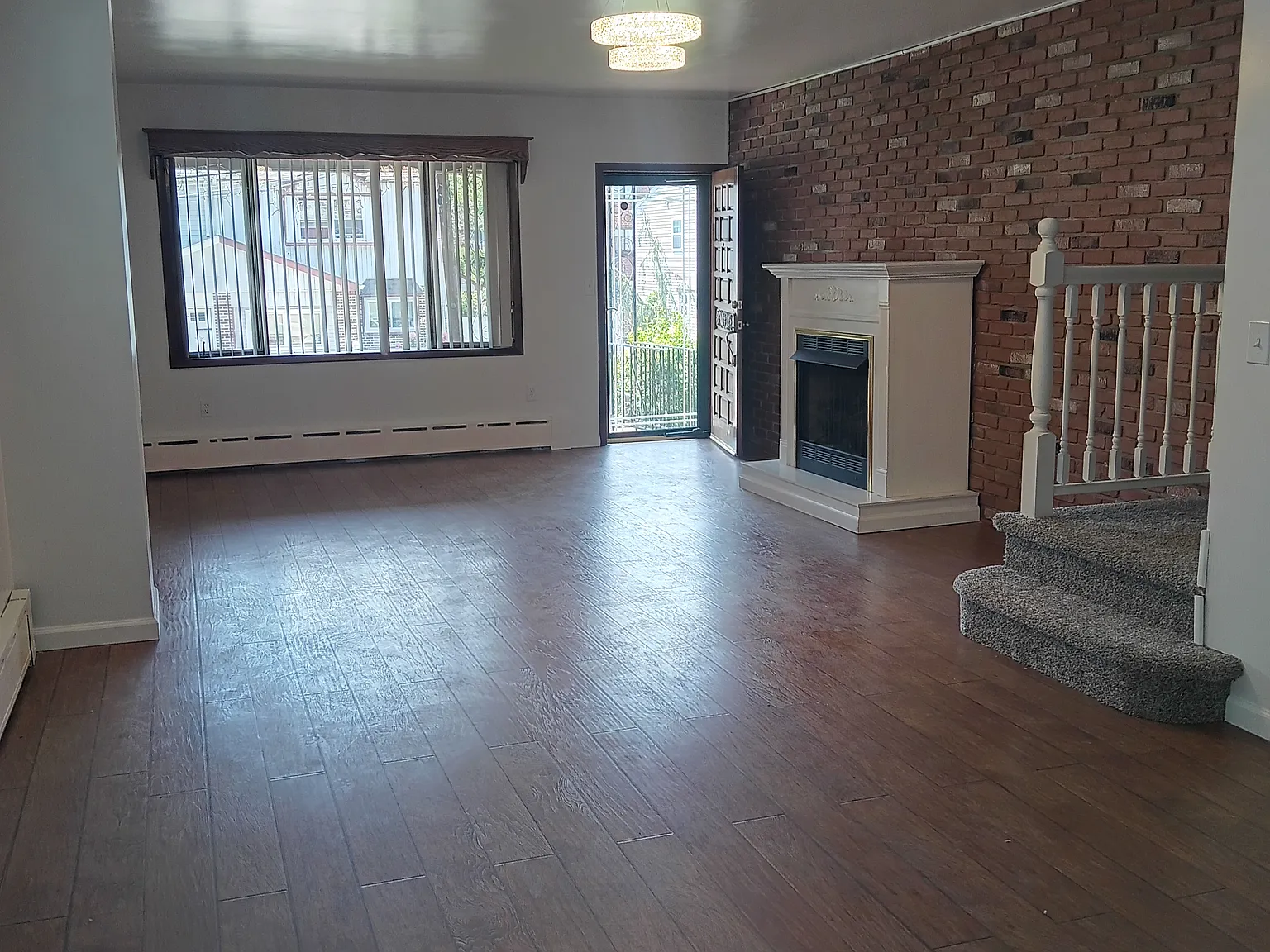 3 bed, 1.5 bath, 1800 sqft, $2,580 — Photo 4