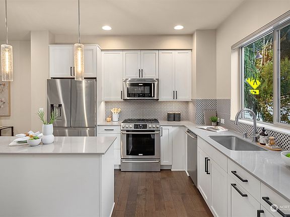 3rd image of 1950 Newport Way NW