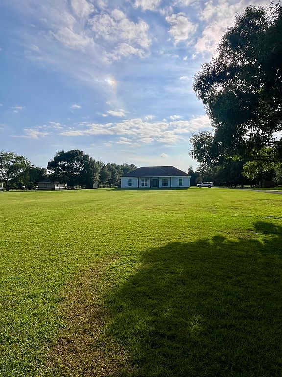 16563 Old Pierce Rd - Property Image