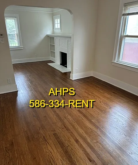 24320 Flower Ave — Photo 2
