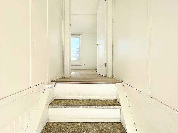 4th image of 124 E 6th Ave #5