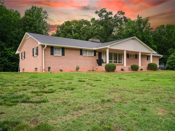 2475 Rowe Rd, Lexington, NC 27295