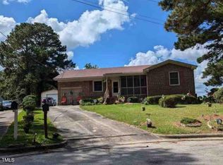 110 Price St, Williamston, NC 27892