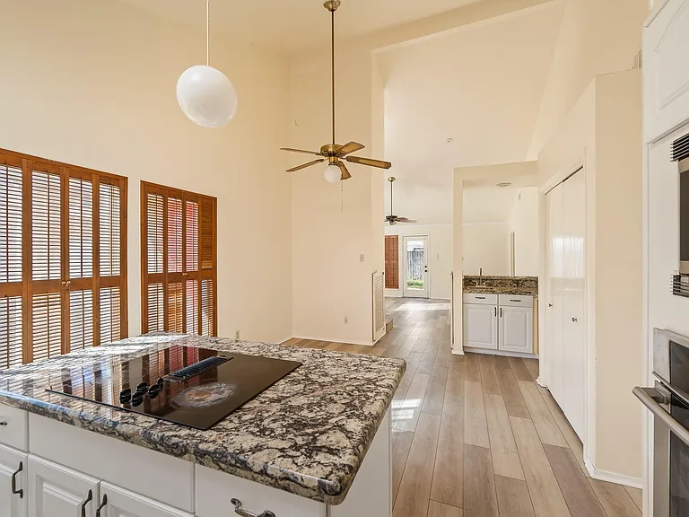 4330 Willow Beach Dr — Photo 15