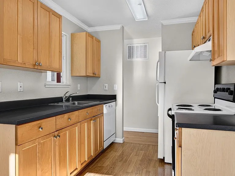 1574 Sunnyvale Ave #33 — Photo 8