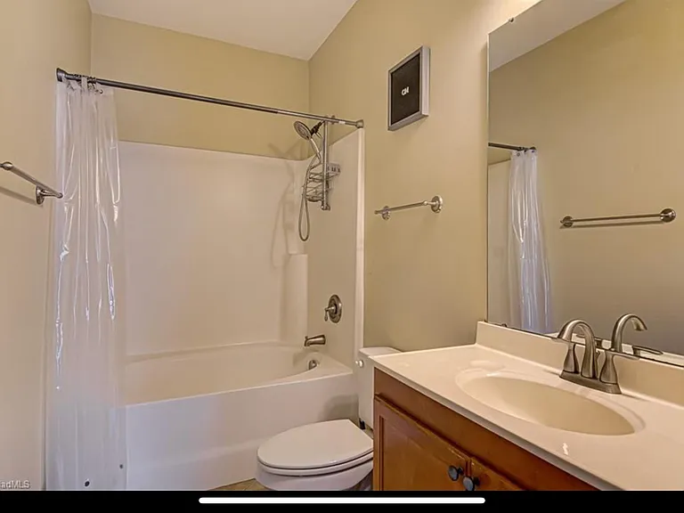108 Sunset Cir #104 — Photo 7