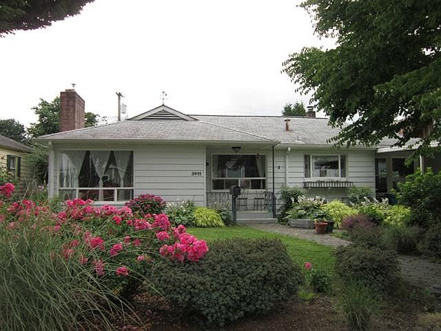 1st image of 3411 SE Pear St