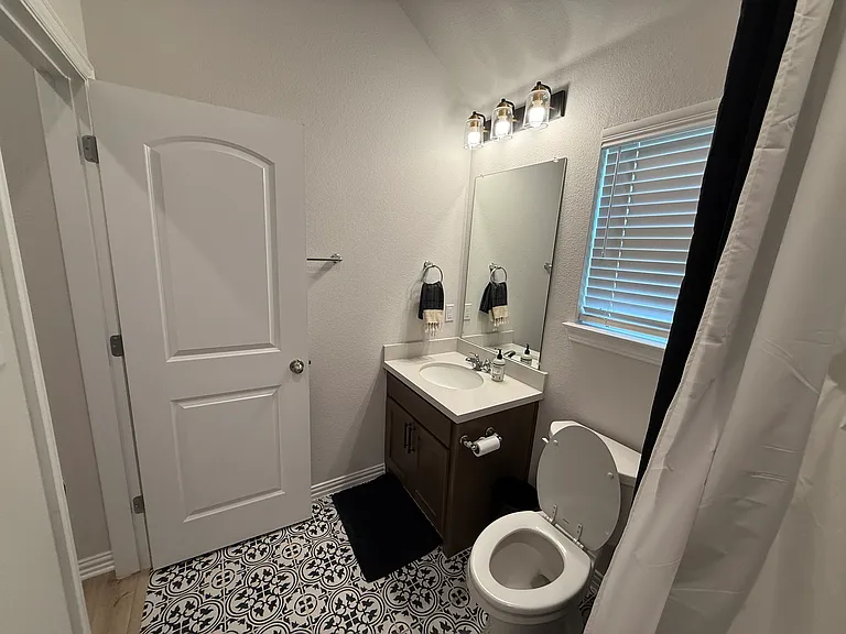 1072 Tara Ct — Photo 9
