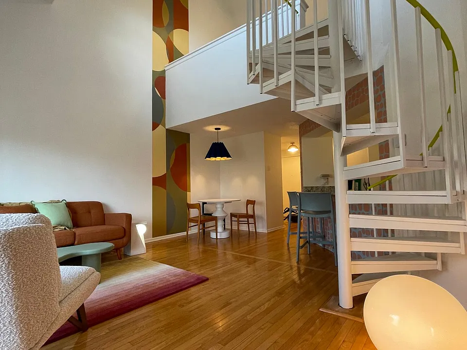 42 N Main St #60