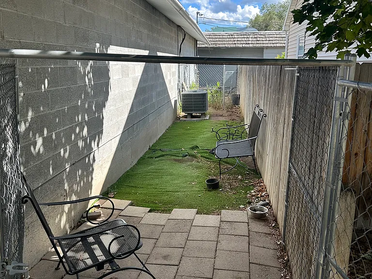 691 Jefferson Ave — Photo 11