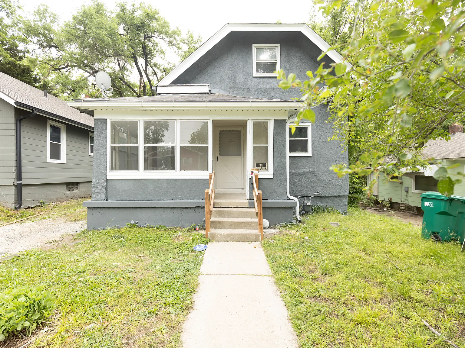 3 bed, 1106 sqft, $1,350 — Photo 1
