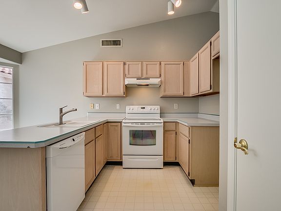 2nd image of 5446 E Fairfield St