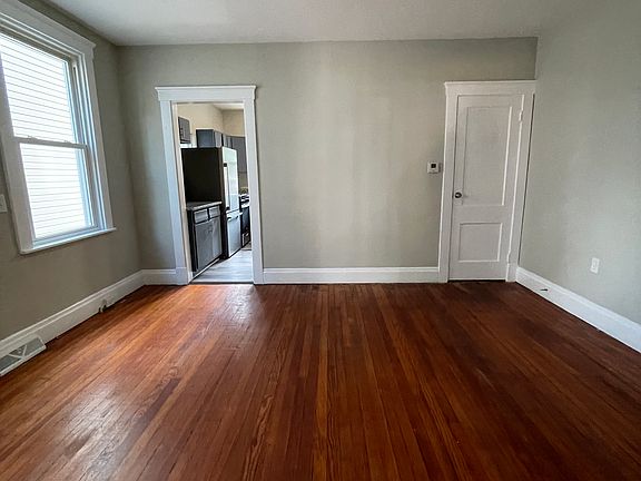 5th image of 813 Terry St