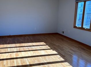225 High St FLOOR 2, Elizabeth, NJ 07202