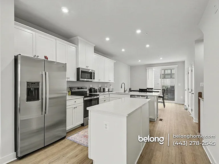 737 Lennox St — Photo 16