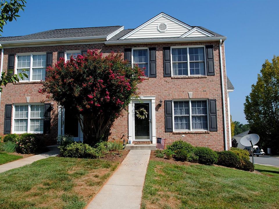 1st image of 228 Duncraig Dr