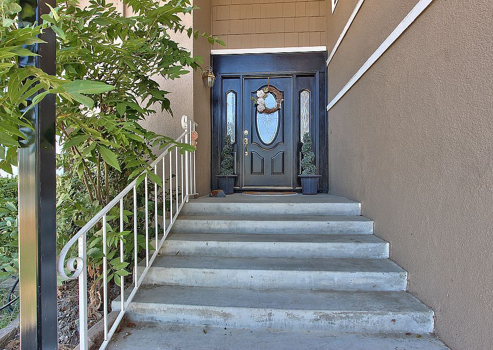 2nd image of 8162 Canyon Oak Dr