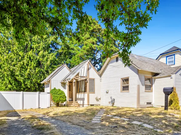 848 NE 92nd St, Seattle, WA 98115