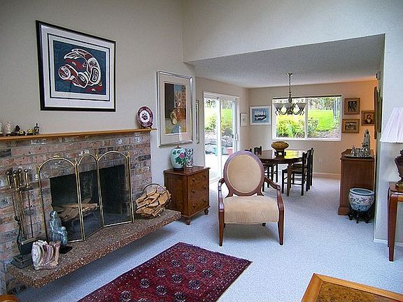 2nd image of 370 Dorado Dr NW