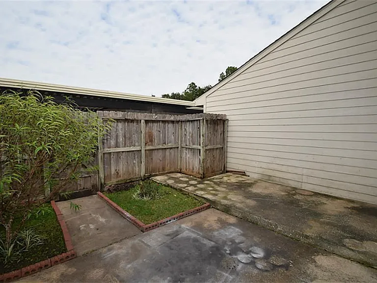 9323 Westwood Village Dr #6 — Photo 16