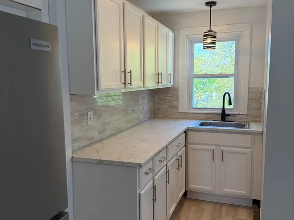 (undisclosed Address), Pawtucket, RI 02860