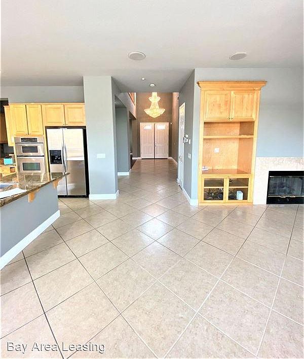 1st image of 1129 Platinum St