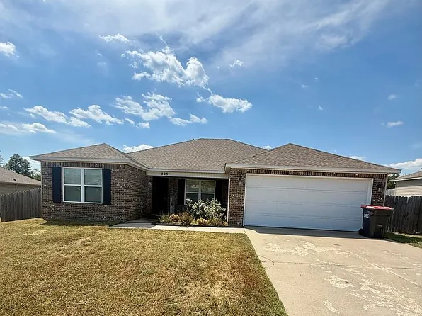329 Colton St, Huntsville, AR 72740