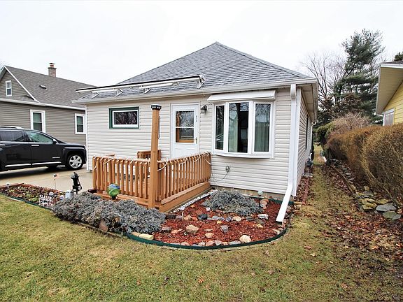 2nd image of 813 Highland Ave