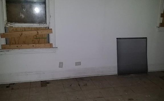 2nd image of 7835 S Marquette Ave