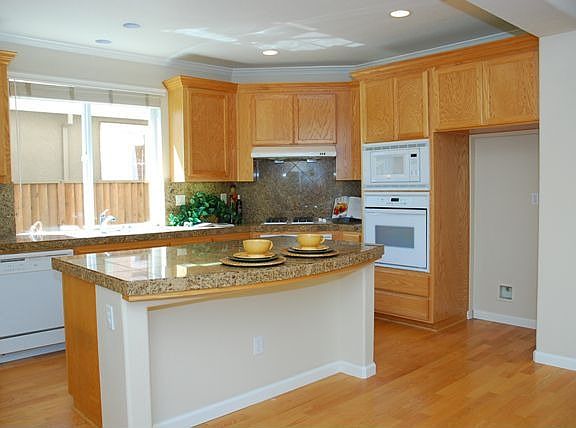 3rd image of 513 Sheffield Ct