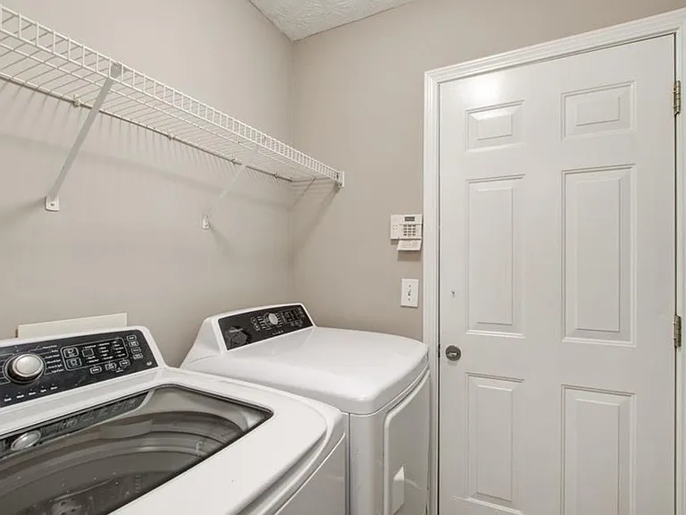 3321 Serenade Ct — Photo 5