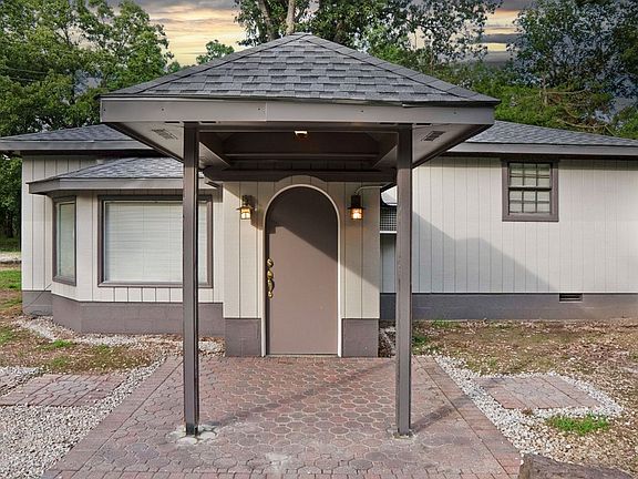 2nd image of 15 Larry Ln