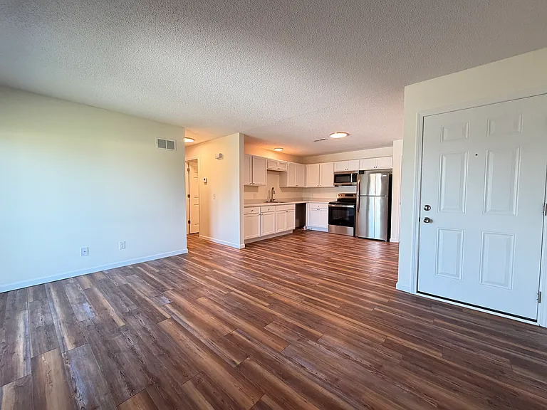 2300 Donna Maria Dr #H — Photo 4