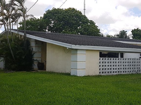 2nd image of 20450 NW 2nd Ct