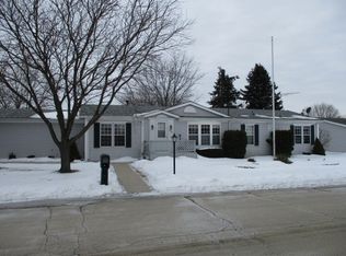 5345 White Pine Ln, Roscoe, IL 61073