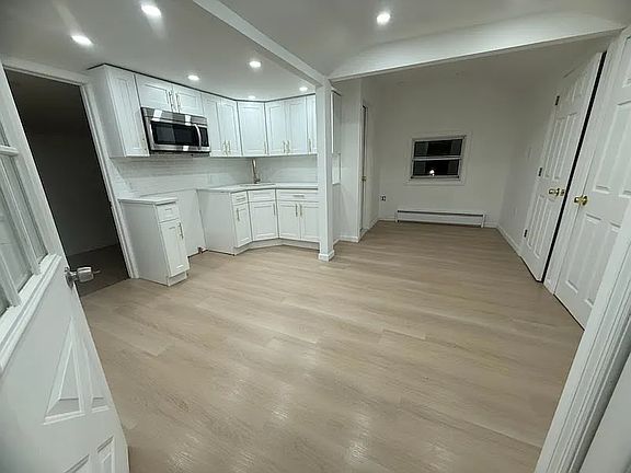 2nd image of 8 Woodland Cir S
