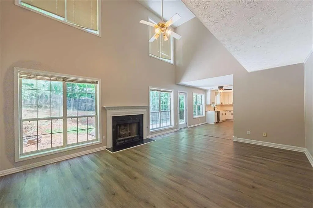 3 bed, 2.5 bath, $2,600 — Photo 3