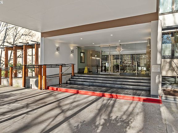 3rd image of 255 SW Harrison St APT 15C