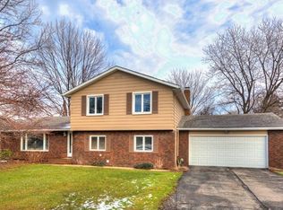 503 Som Center Rd, Mayfield, OH 44143