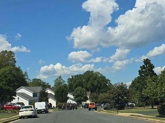 5th image of 2 Whitestone Dr