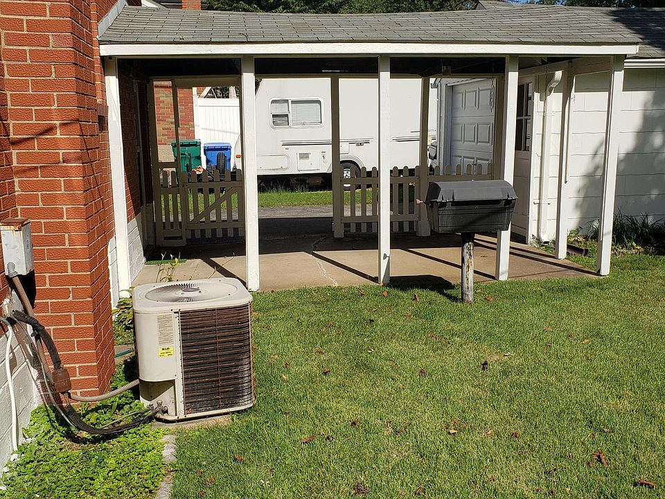 2nd image of 1460 E Duchesne Dr