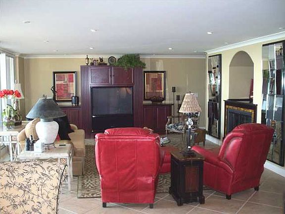 2nd image of 514 Gulf Shore Dr Unit 104