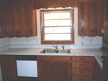 5th image of 1103 Houston Dr
