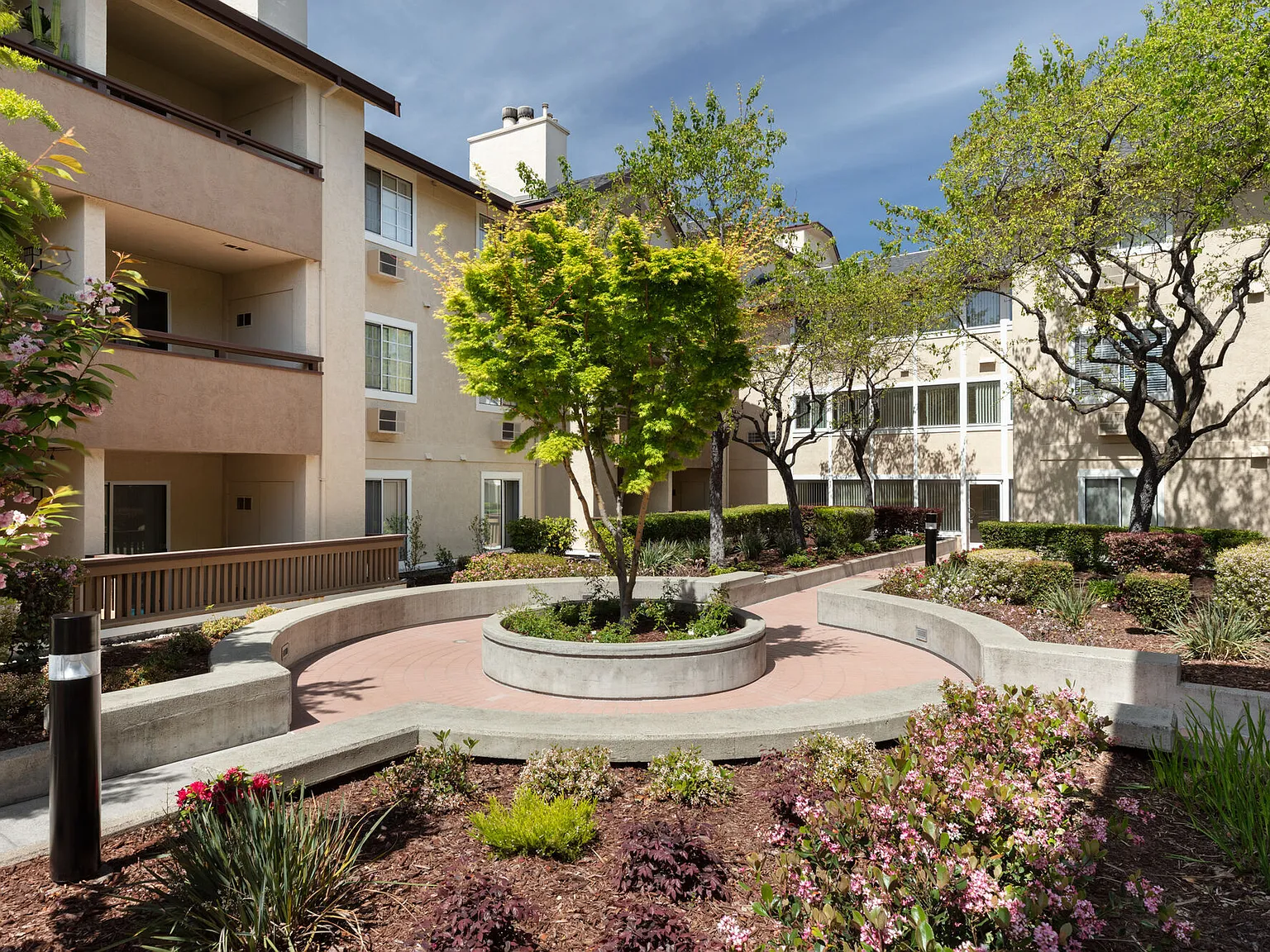 Bentley Place — Photo 3
