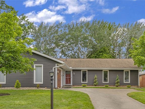 3rd image of 986 Sugarmaple Ln